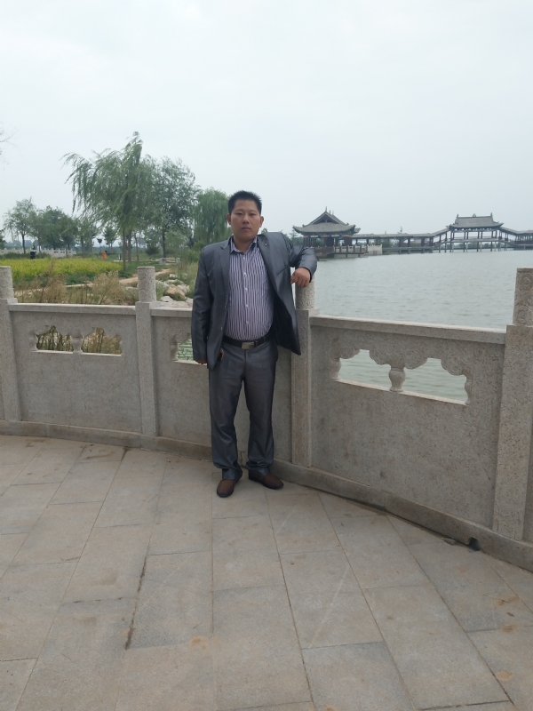 寻找爱的第一张照片--唐山相亲服务中心