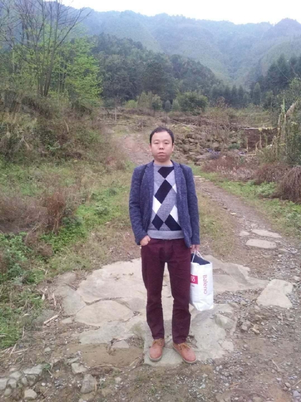 奋斗的第一张照片--唐山相亲服务中心