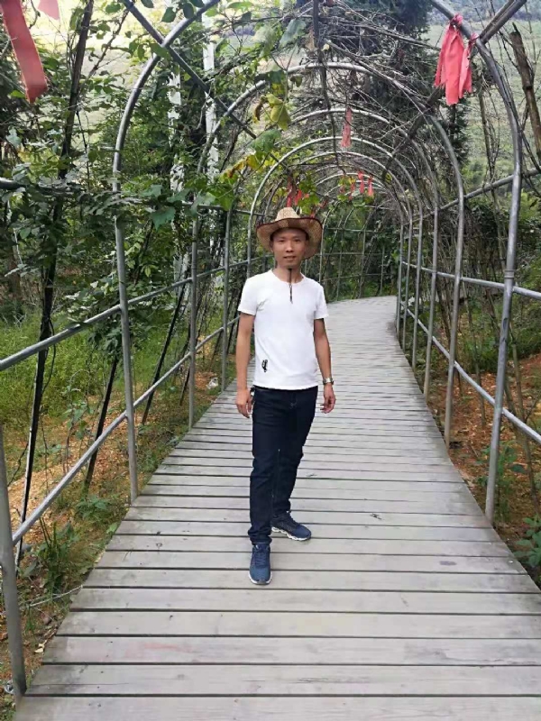 蓝天的第一张照片--唐山相亲服务中心