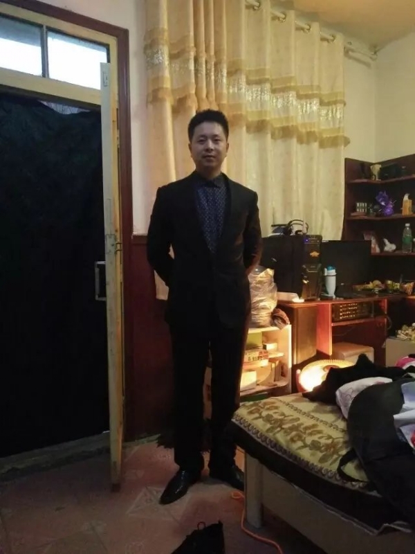 亮亮的第一张照片--唐山相亲服务中心