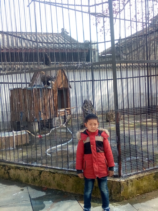 山高人伟峰的第一张照片--唐山相亲服务中心