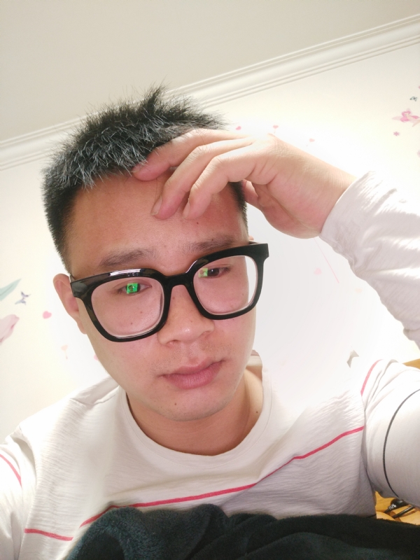 华灯初上的夜晚的第一张照片--唐山相亲服务中心