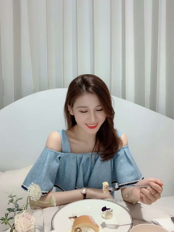 Emily的第三张照片--唐山相亲服务中心