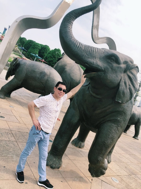 朝望大海的第三张照片--唐山相亲服务中心