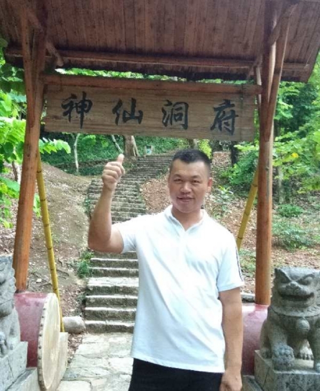 强仔的第一张照片--唐山相亲服务中心