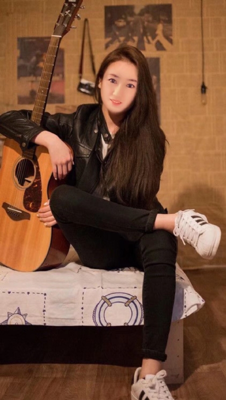 水中月的第一张照片--唐山相亲服务中心