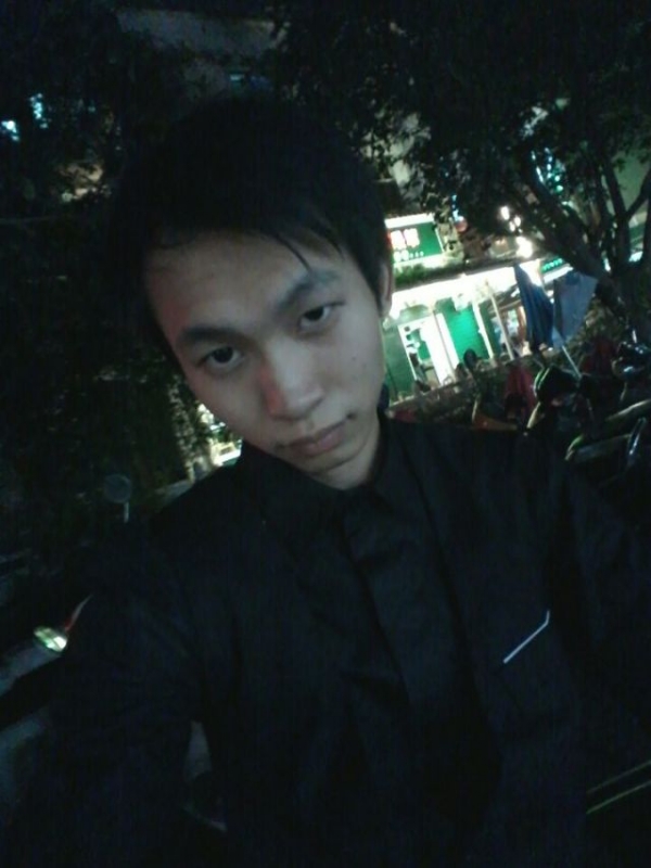 瞬间回眸的第一张照片--唐山相亲服务中心