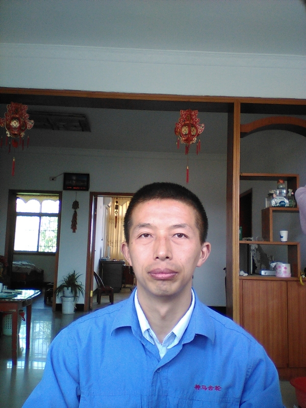 红玫瑰的第一张照片--唐山相亲服务中心