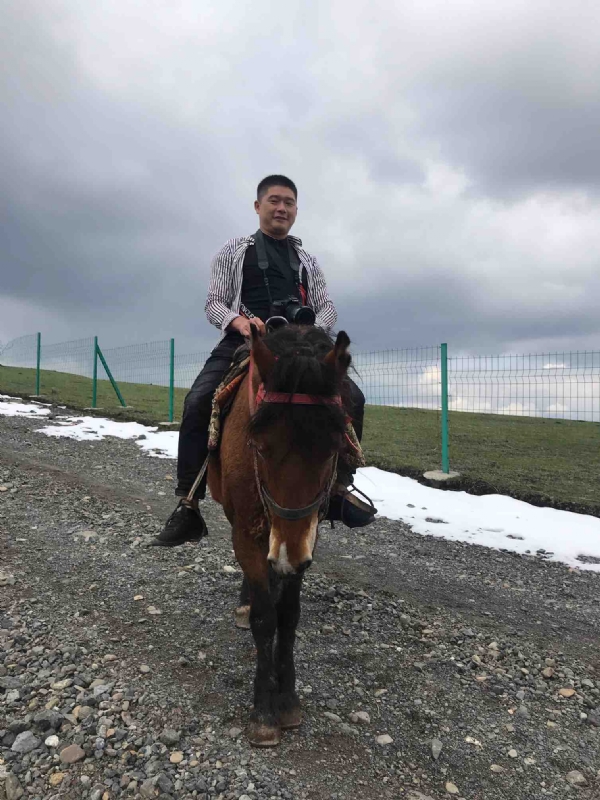 一个人的第一张照片--唐山相亲服务中心