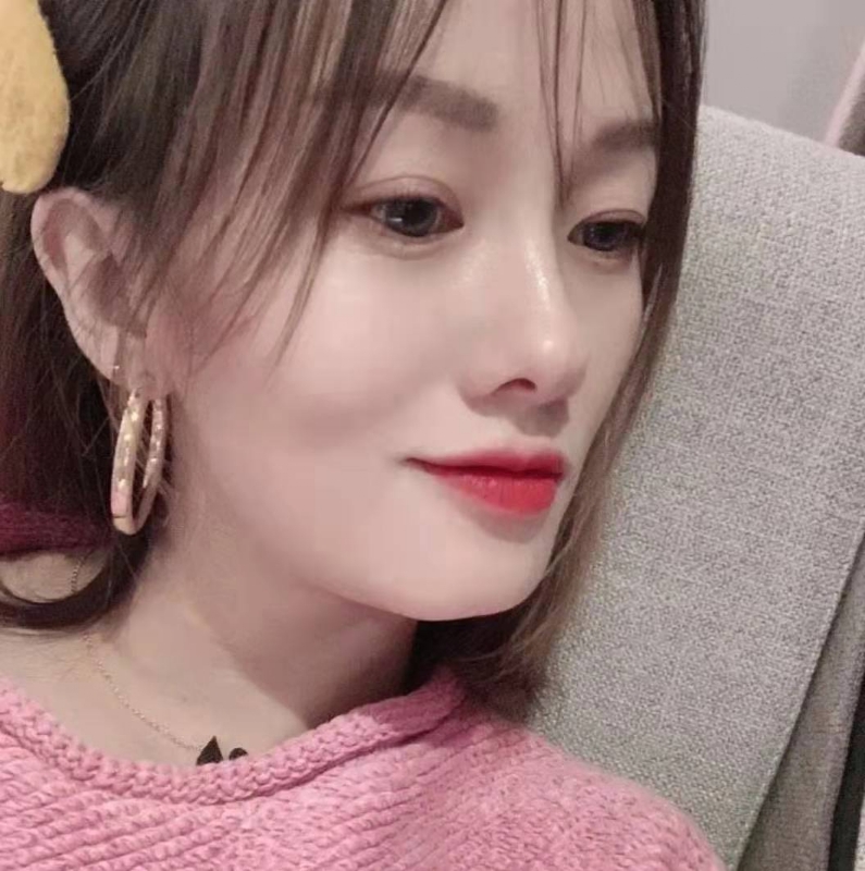 微醺的笑容的第一张照片--唐山相亲服务中心