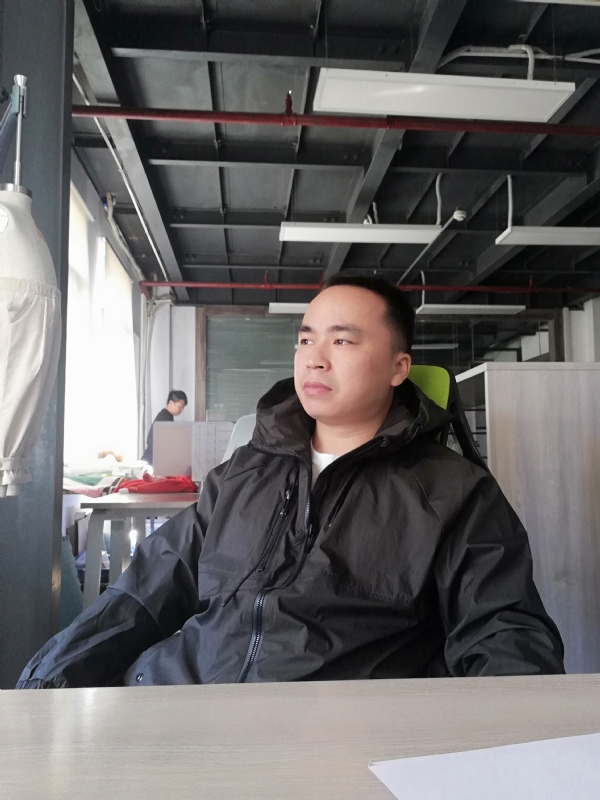 左眼皮跳跳的第一张照片--唐山相亲服务中心