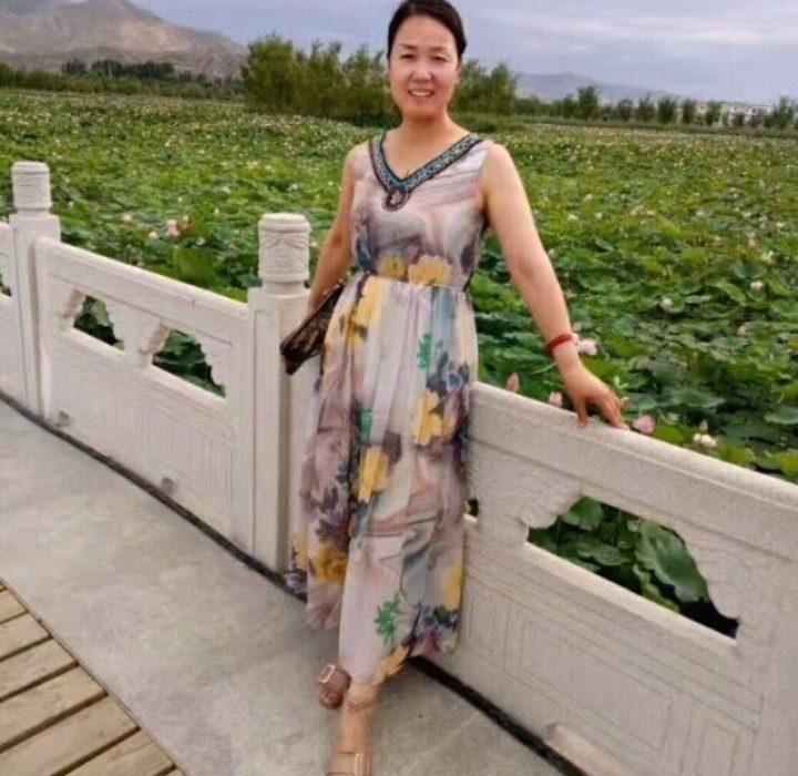 红叶的第一张照片--唐山相亲服务中心