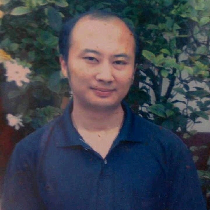 石峰里的生命的第一张照片--唐山相亲服务中心