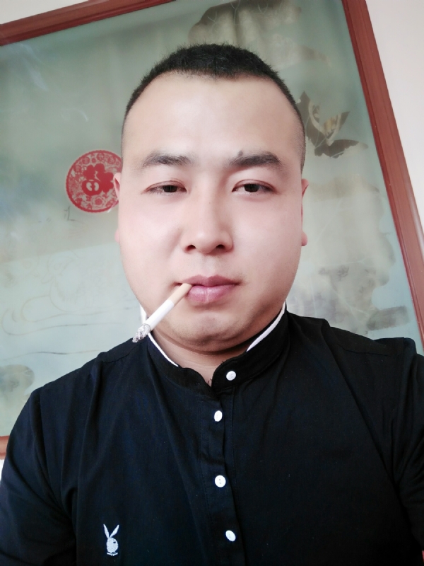 贰爺的第一张照片--唐山相亲服务中心