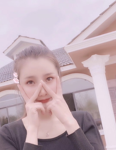 小媛的第一张照片--唐山相亲服务中心