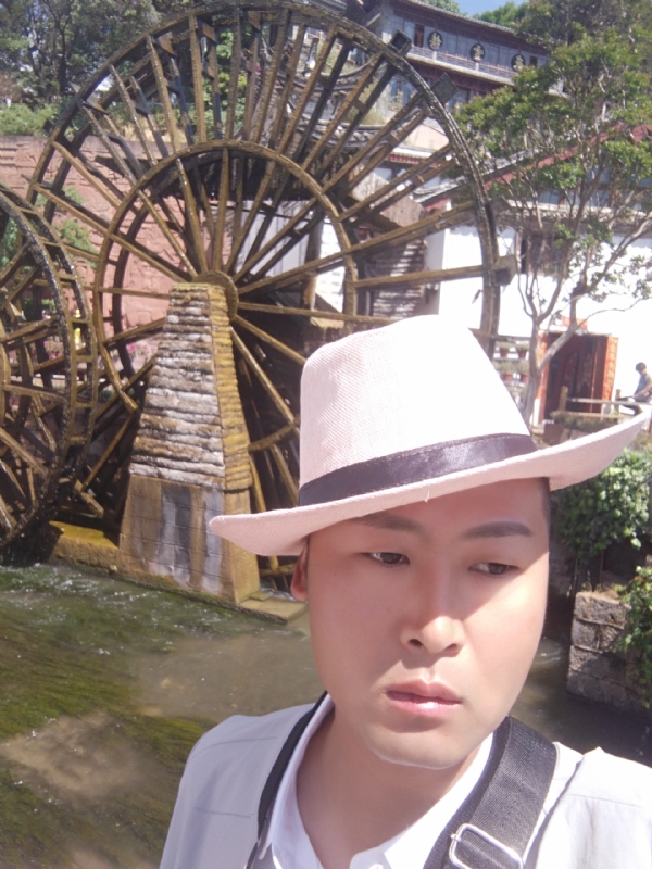 曲靖相亲的第一张照片--唐山相亲服务中心