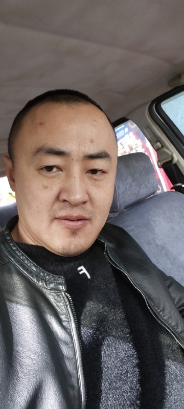 精神九哥的第一张照片--唐山相亲服务中心