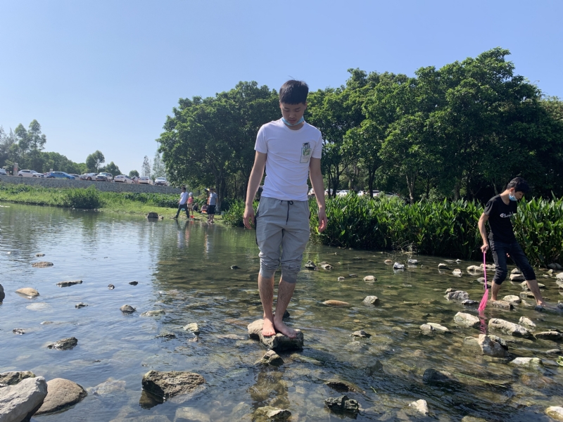 放假吃鸡的第二张照片--唐山相亲服务中心