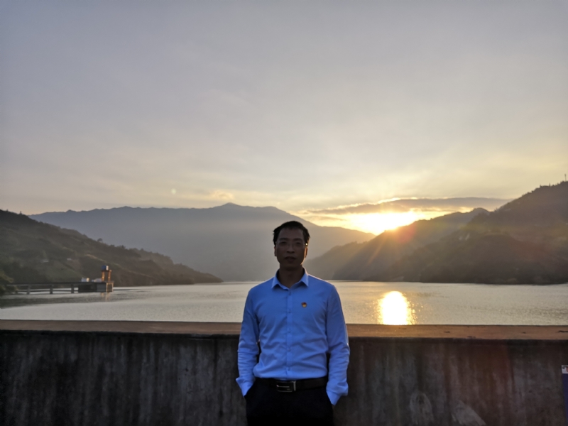 庸人自扰的第一张照片--唐山相亲服务中心