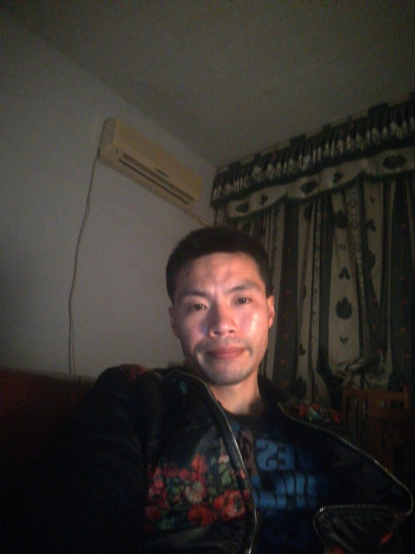 性情男儿的第一张照片--唐山相亲服务中心