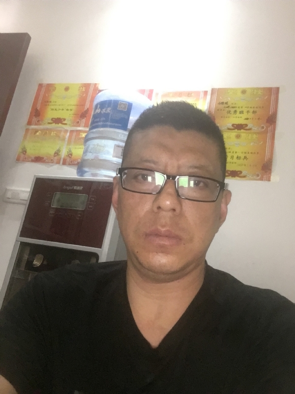 牵手的第二张照片--唐山相亲服务中心