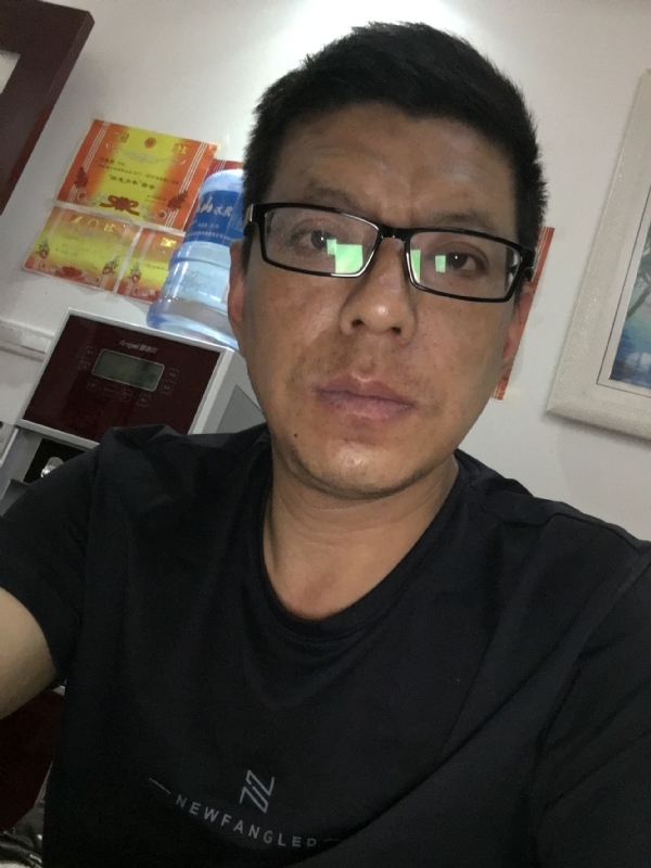 牵手的第三张照片--唐山相亲服务中心