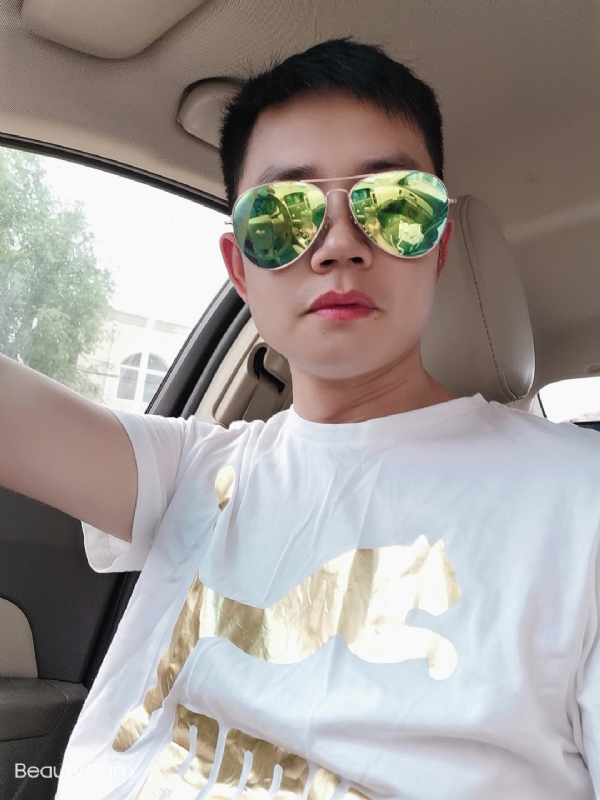 奋斗的第一张照片--唐山相亲服务中心