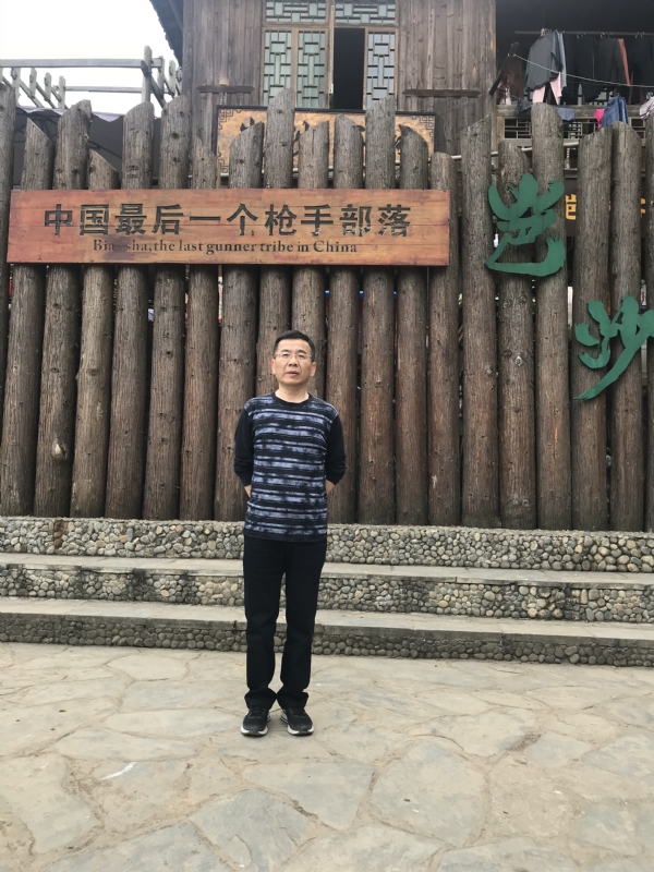 屯里的富豪的第一张照片--唐山相亲服务中心