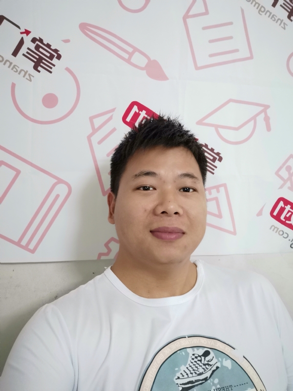 轻静地行走着的第一张照片--唐山相亲服务中心