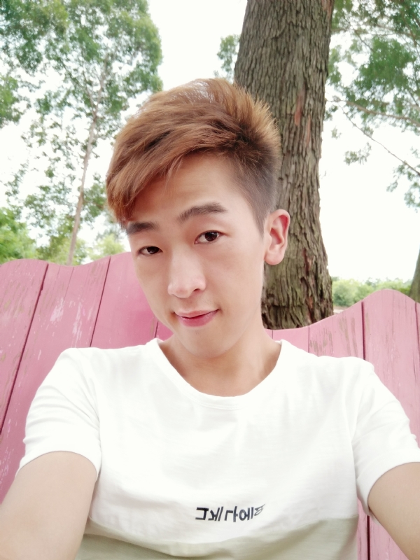 一觉睡到小时候的第二张照片--唐山相亲服务中心