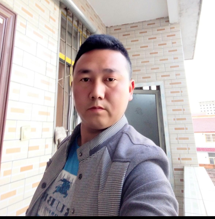 帅帅的大叔的第一张照片--唐山相亲服务中心