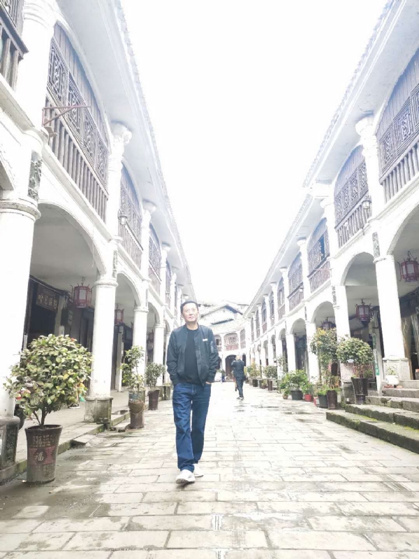 斌哥哥的第一张照片--唐山相亲服务中心