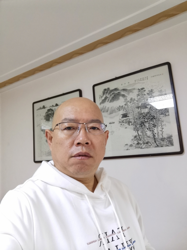 光头博士的第一张照片--唐山相亲服务中心