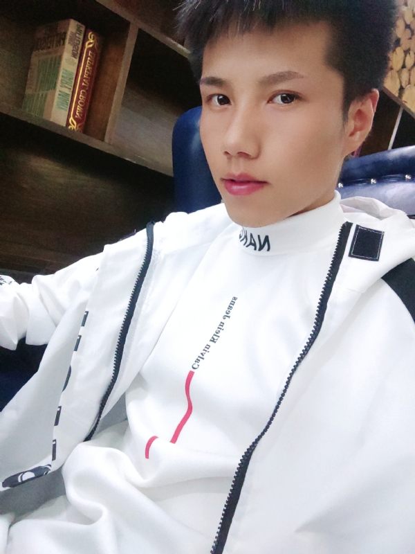 梁辞的第一张照片--唐山相亲服务中心