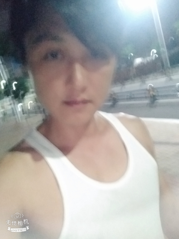 弟弟的第一张照片--唐山相亲服务中心