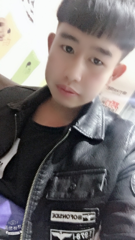 军绿色的第一张照片--唐山相亲服务中心