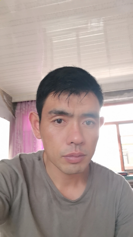 小草莓1981的第一张照片--唐山相亲服务中心