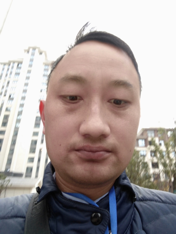 老男人的第一张照片--唐山相亲服务中心