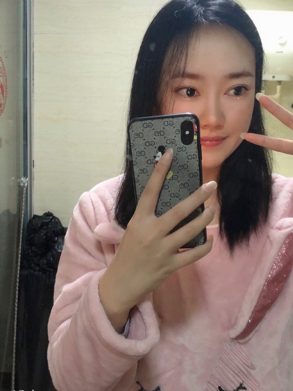 叶落知秋的第一张照片--唐山相亲服务中心