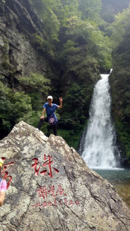 海岸岩崖的第一张照片--唐山相亲服务中心