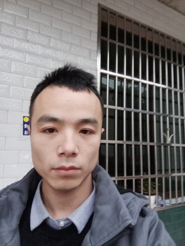 笑得那么开心的第一张照片--唐山相亲服务中心