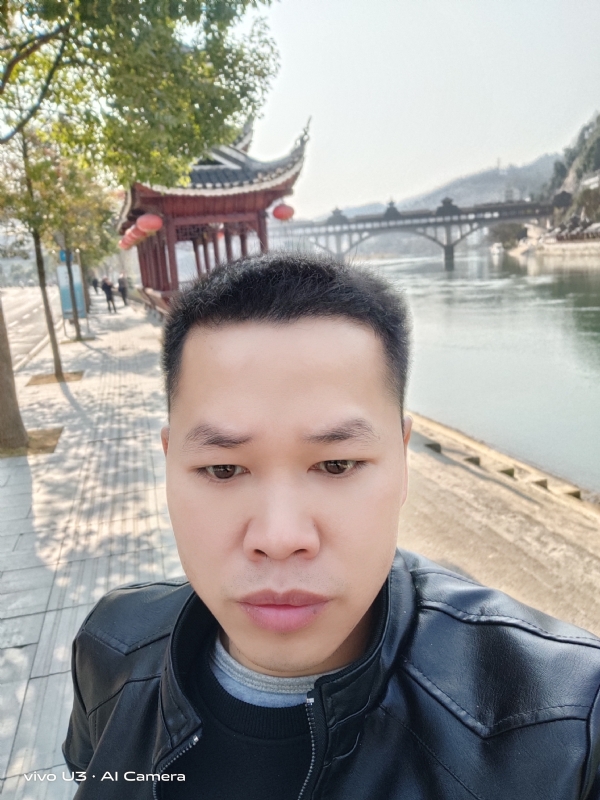 啊锦的第一张照片--唐山相亲服务中心