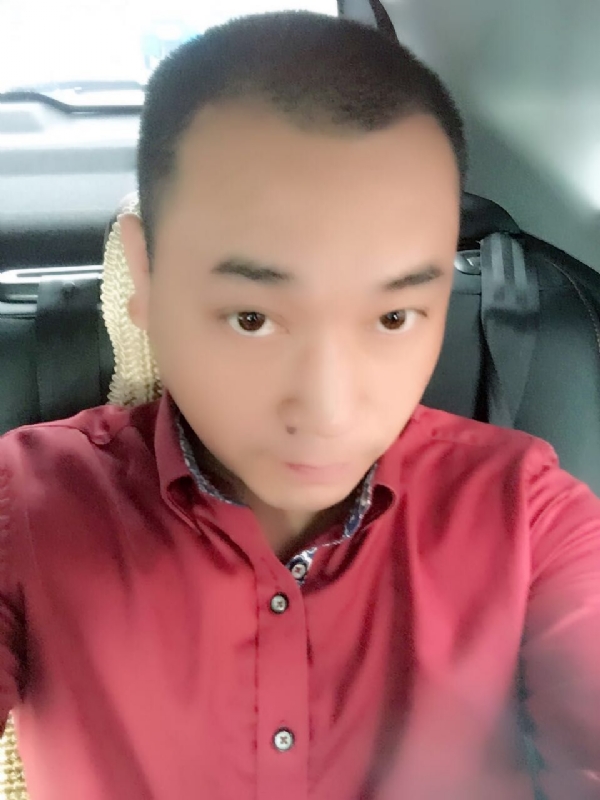 在一个路口等的第一张照片--唐山相亲服务中心