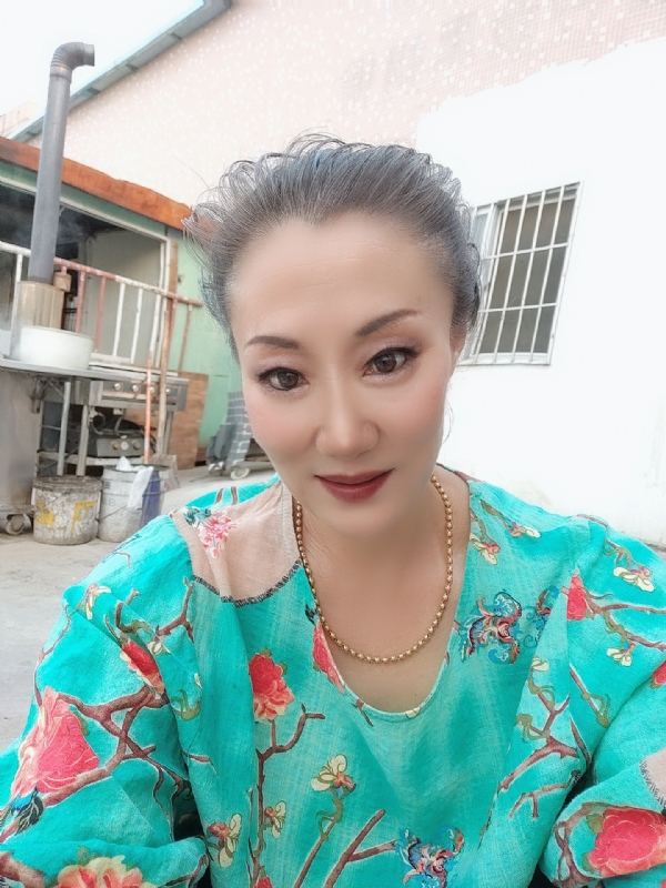 燕子的第三张照片--唐山相亲服务中心