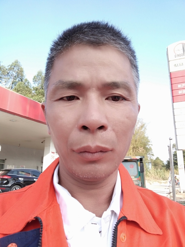 静候缘分的第一张照片--唐山相亲服务中心