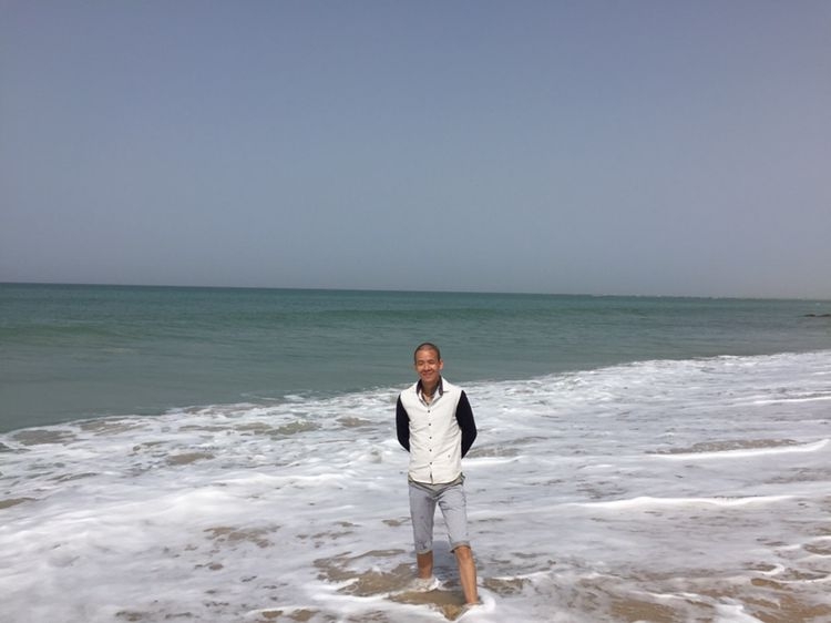 文字的忧伤的第一张照片--唐山相亲服务中心