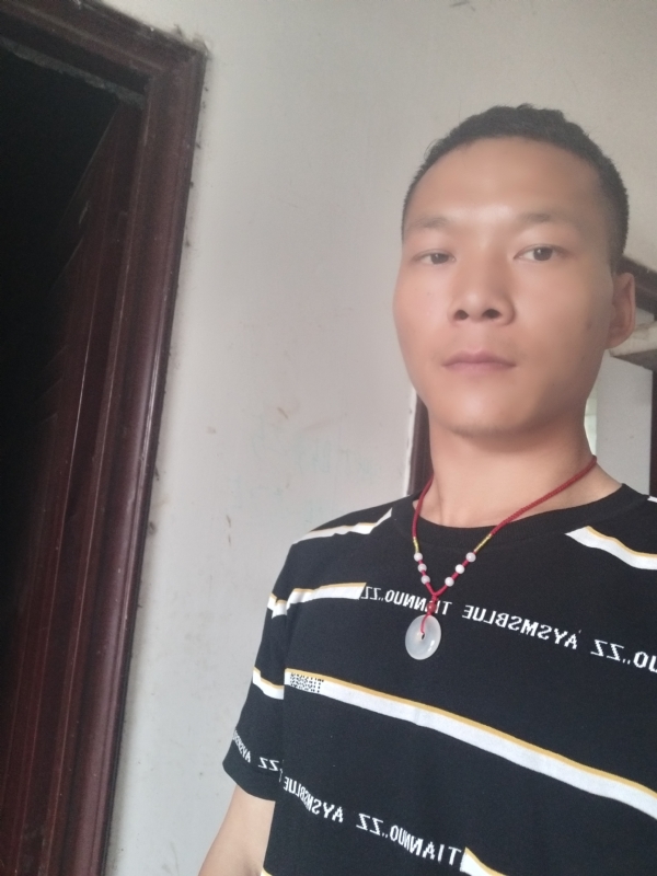 爱，请深爱的第一张照片--唐山相亲服务中心