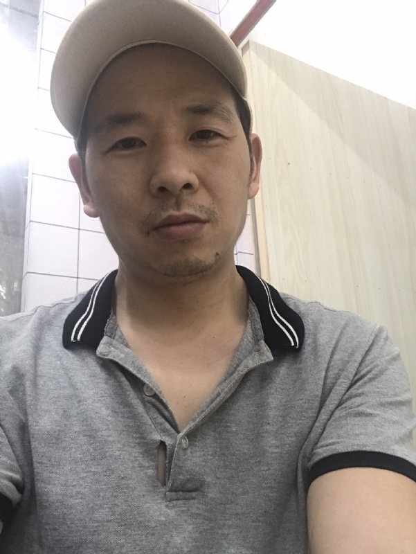 老何的第一张照片--唐山相亲服务中心