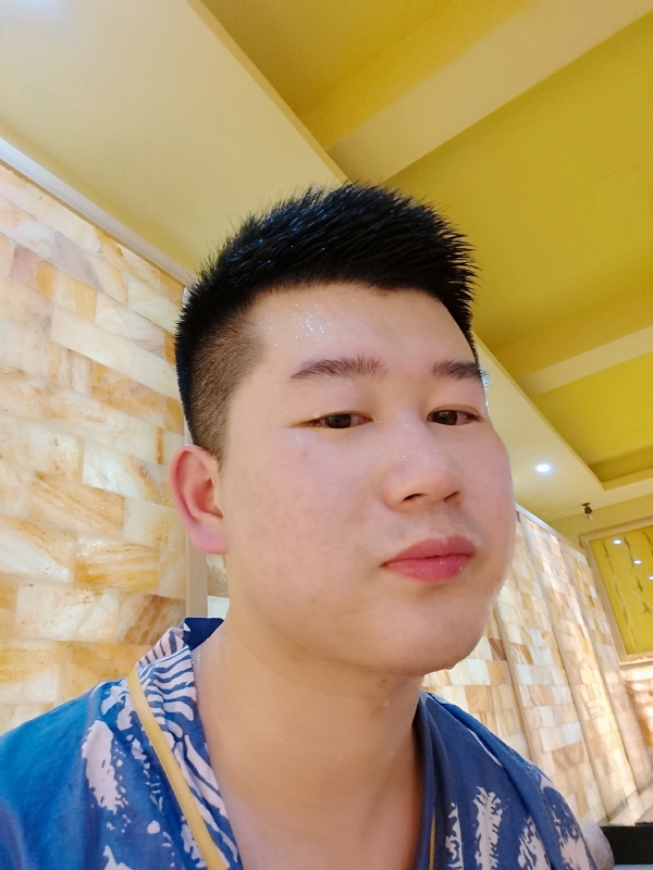 六月与阿十二的第一张照片--唐山相亲服务中心