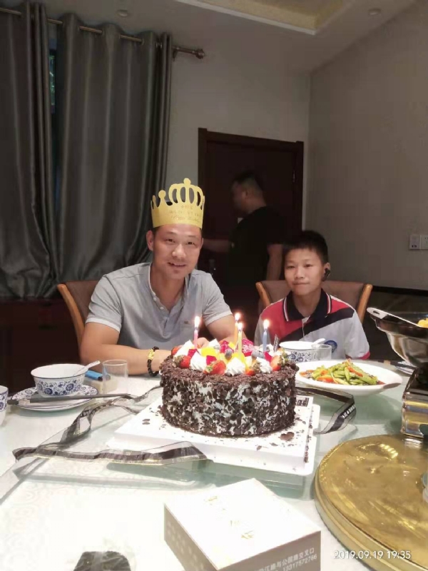 孤独的狼的第一张照片--唐山相亲服务中心